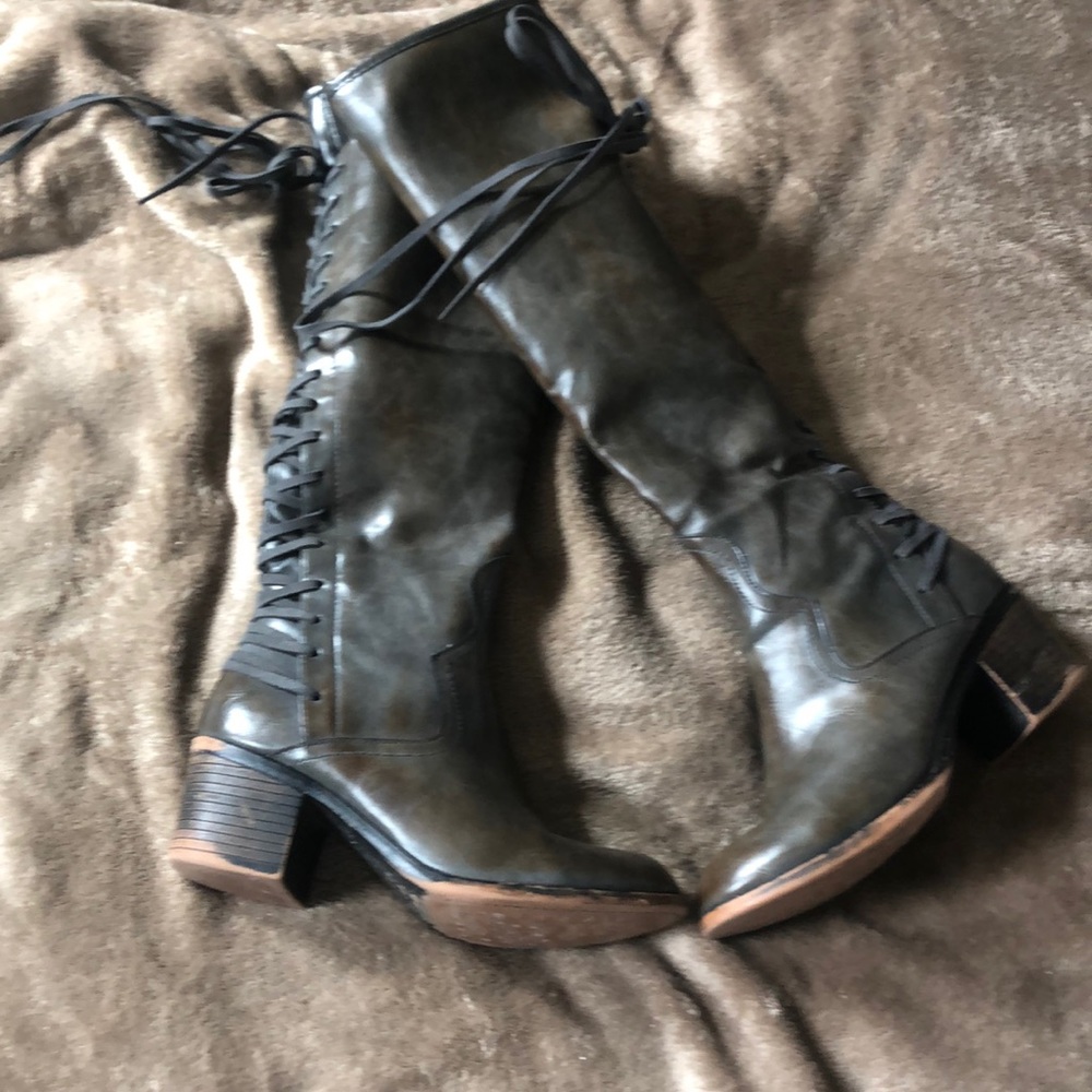 Lace up rue21 boots